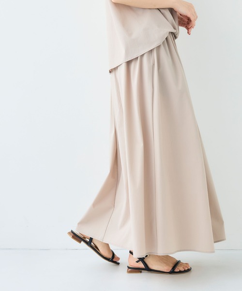 CROSS FUNCTION（クロスファンクション）の「《撥水 / UV》ハジクションタックギャザーロングスカート【CF/クロスファンクション】（スカート・レディース・ライトベージュ/ホワイト/ブラック・LL/L/M）」の7枚目の写真