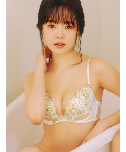 Ravijour(ラヴィジュール)の「レミニセンスグラマーアップブラ(E~Gカップ)(ブラジャー・レディース・イエロー/ピンク/アイボリー/ブラック/グリーン・E65/E70/E75/F65/F70/F75/G65/G70)」の8枚目の写真