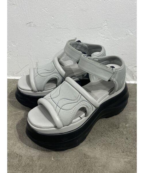 EMODA(エモダ)の「アートラインバルキーサンダル(サンダル・レディース・ブラック/グレー・SMALL/MEDIUM/LARGE)」の16枚目の写真