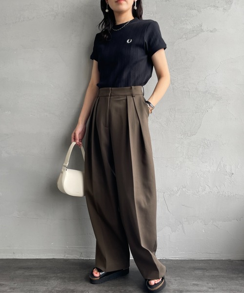 FRED PERRY（フレッドペリー）の「[FRED PERRY/フレッドペリー] 別注 ランダムリブ ワンポイントロゴ刺繍 リンガーTシャツ（Tシャツ/カットソー・レディース・ネイビー/ブラック/ベージュ/アイボリー・8/10）」の6枚目の写真