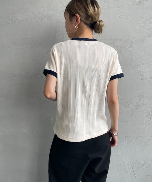 FRED PERRY（フレッドペリー）の「[FRED PERRY/フレッドペリー] 別注 ランダムリブ ワンポイントロゴ刺繍 リンガーTシャツ（Tシャツ/カットソー・レディース・ネイビー/ブラック/ベージュ/アイボリー・8/10）」の19枚目の写真