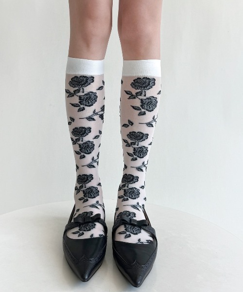 VIBGYOR(ヴィブジョー)の「【LAMPOON】薔薇ソックス(ソックス/靴下・レディース・ホワイト/ブラック・FREE)」の8枚目の写真