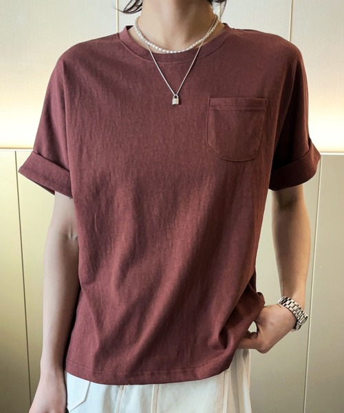 BANICO(バニコ)の「【Banico】シンプルポケット付きTシャツ (SS)(Tシャツ/カットソー・レディース・ホワイト/ブラック/ベージュ/グレー/バーガンディー・FREE)」の2枚目の写真