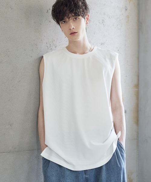 ETELIO（エテリオ）の「リップルプリーツレイヤードノースリーブ/タンクトップ（タンクトップ・メンズ・ブラック/ライトグレー/チャコール/ホワイト・XS/XL/L/M/S）」の2枚目の写真