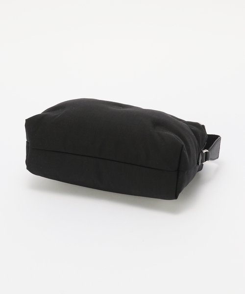 Maison Margiela(メゾンマルジェラ)の「Maison Margiela(メゾン マルジェラ) GLAM SLAM SPORT CAMERA Bag(ショルダーバッグ・メンズ・ブラック・FREE)」の3枚目の写真