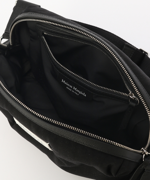 Maison Margiela(メゾンマルジェラ)の「Maison Margiela(メゾン マルジェラ) GLAM SLAM SPORT CAMERA Bag(ショルダーバッグ・メンズ・ブラック・FREE)」の4枚目の写真