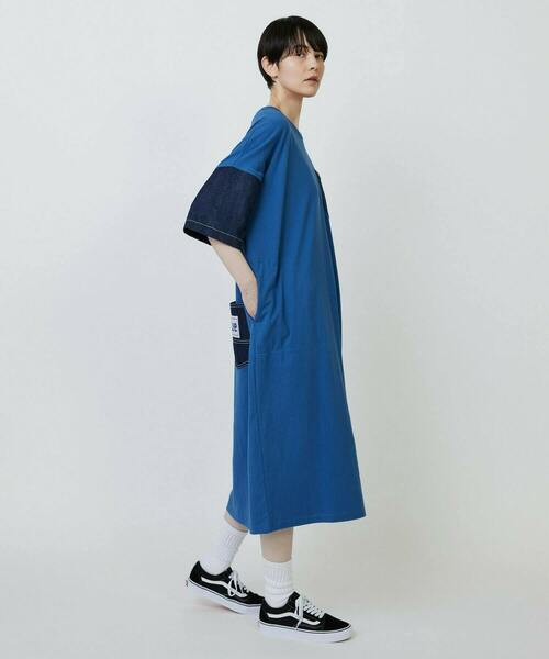 FRAPBOIS（フラボア）の「Lee×FRAPBOIS カットワンピース（ワンピース・レディース・ブルー/ブラック・FREE）」の4枚目の写真