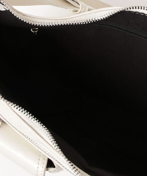 LETee(レティー)の「フロントダブルポケッツショルダーバッグ(ショルダーバッグ・レディース・ブラック/ブラウン/ホワイト/ベージュ・FREE)」の9枚目の写真