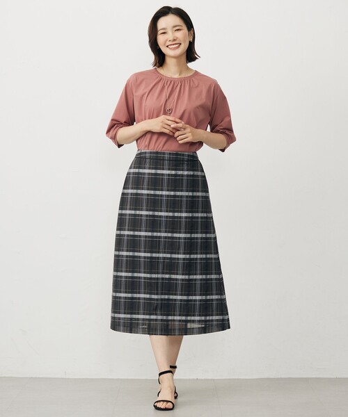 J.PRESS(ジェイプレス)の「【洗える】シアーチェック スカート(スカート・レディース・ブラウン系3/ブラック系3・T13/T15/T17)」の11枚目の写真