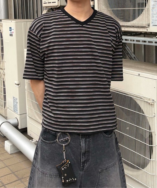EPNK（イーピーエヌケー）の「【EPNK】V-neck border tee / Vネックボーダーtee（Tシャツ/カットソー・メンズ・杢グレー/ブラック/カーキ・SMALL/MEDIUM/LARGE）」の2枚目の写真