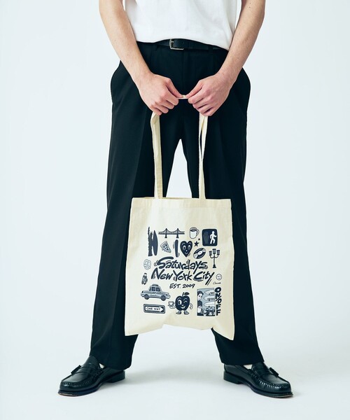 Saturdays NYC（サタデーズ ニューヨークシティ ）の「Chocomoo x Saturdays NYC Tote Bag（トートバッグ・メンズ・ブラック/ワイン/キナリ・FREE）」の2枚目の写真