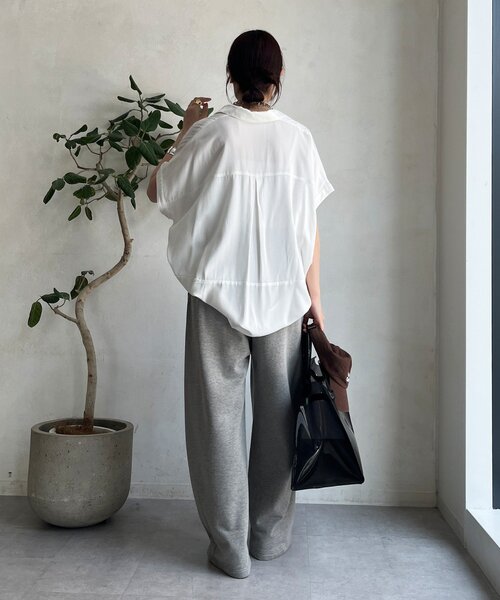 DouDou(ドゥドゥ)の「リヨセルツイルスキッパーシャツ(シャツ/ブラウス・レディース・ブラック/オフホワイト/モカ・FREE)」の8枚目の写真