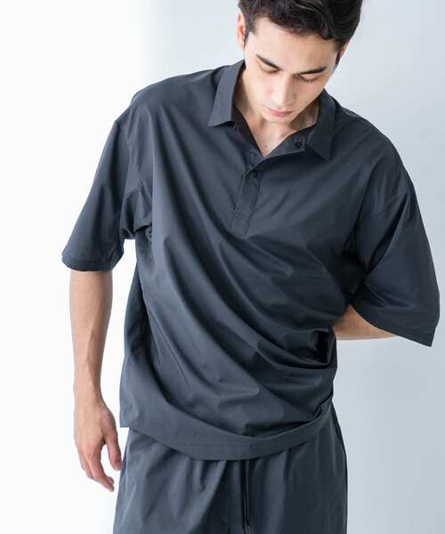 URBAN RESEARCH(アーバンリサーチ)の「SHADOW RIP リブポロシャツ(ポロシャツ・メンズ・チャコールグレー/ブラック・MEDIUM/LARGE)」の4枚目の写真