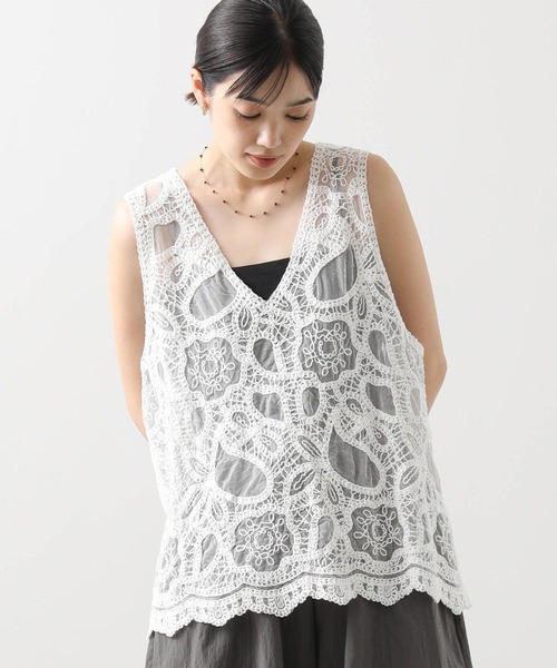 Gready Brilliant(グレディブリリアン)の「刺繍レース2WAYベスト(ベスト・レディース・ブラック/オフホワイト・FREE)」の10枚目の写真