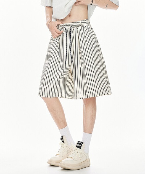 ROOPTOKYO（ループトウキョウ）の「しぼ加工 ストライプデザインハーフパンツ（その他パンツ・メンズ・ダークブルー/アイボリー・M/L）」の2枚目の写真