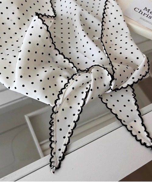 ammy.（エイミードット）の「【 ammy. / エイミードット 】 ストライプ ドット柄 三角スカーフ / ヘアバンド（バンダナ/スカーフ・レディース・B/D/C/A・FREE）」の3枚目の写真