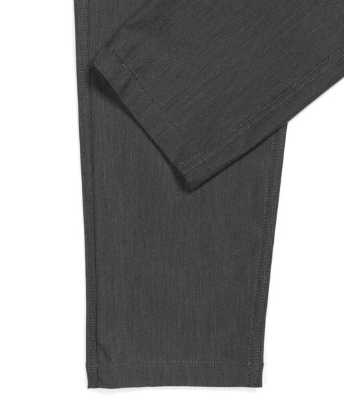 The DUFFER of ST.GEORGE(ザダファーオブセントジョージ)の「『WONDER SHAPE』(Triporous):360°全方向高伸縮『ワンダーシェイプ』抗菌・消臭機能 テーパードスリムパンツ(スラックス・メンズ・チャコールグレー/ブラック・SMALL/X-LARGE/LARGE/MEDIUM)」の14枚目の写真