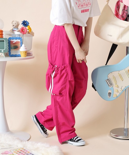 NERDY(ノルディ)の「パラシュートカーゴパンツ(その他パンツ・レディース・ピンク/カーキ/ブラック/パープル/ベージュ・SS/M/S/L)」の5枚目の写真