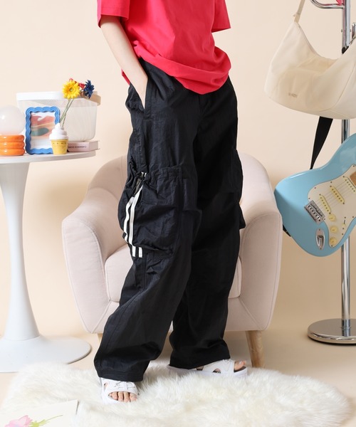 NERDY(ノルディ)の「パラシュートカーゴパンツ(その他パンツ・レディース・ピンク/カーキ/ブラック/パープル/ベージュ・SS/M/S/L)」の14枚目の写真
