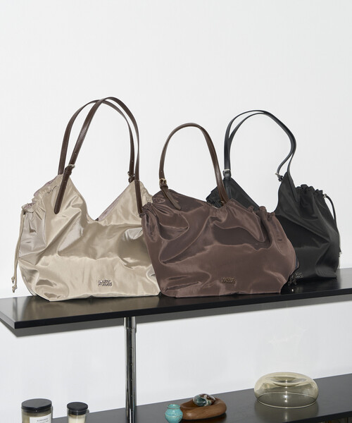 OUTDOOR PRODUCTS(アウトドアプロダクツ)の「OUTDOOR PRODUCTS × Firsthand/アウトドアプロダクツ 別注 サイドギャザー トートバッグ(トートバッグ・レディース・ブラック/ベージュ/ブラウン・ONE SIZE)」の7枚目の写真
