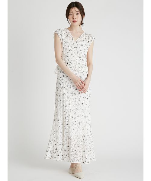 CELFORD(セルフォード)の「ピグメントフラワーワンピース(ワンピース・レディース・ライトベージュ/オフホワイト/ブラック・36/38)」の6枚目の写真