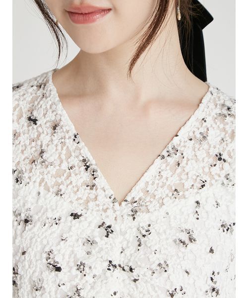 CELFORD(セルフォード)の「ピグメントフラワーワンピース(ワンピース・レディース・ライトベージュ/オフホワイト/ブラック・36/38)」の10枚目の写真