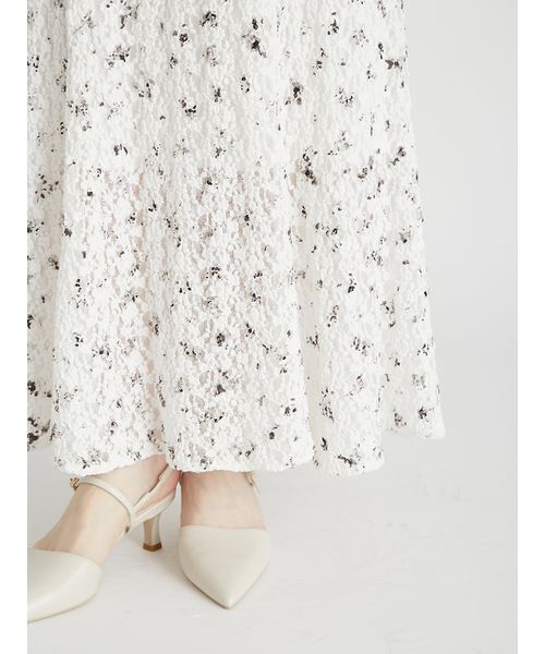 CELFORD(セルフォード)の「ピグメントフラワーワンピース(ワンピース・レディース・ライトベージュ/オフホワイト/ブラック・36/38)」の14枚目の写真