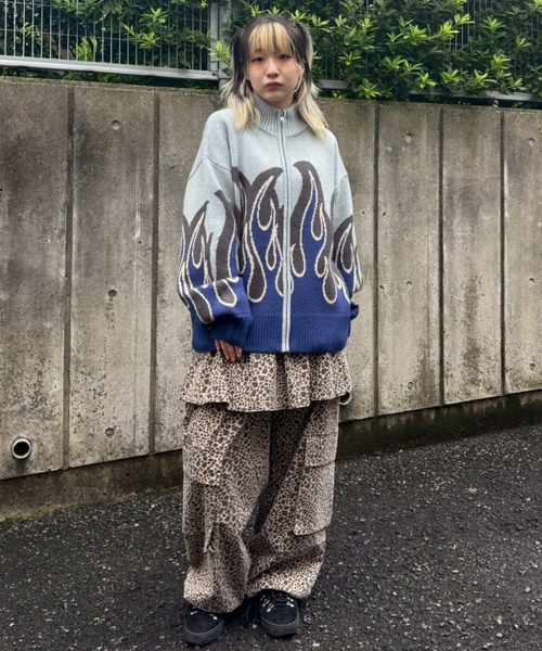 Candy Stripper（キャンディストリッパー）の「FIRE PATTERN KNIT ジャンパー（ニット/セーター・レディース・ブラック×ピンク/ブラック×ブルー/ライトブルー・FREE）」の14枚目の写真