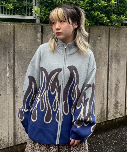 Candy Stripper（キャンディストリッパー）の「FIRE PATTERN KNIT ジャンパー（ニット/セーター・レディース・ブラック×ピンク/ブラック×ブルー/ライトブルー・FREE）」の10枚目の写真