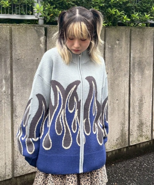 Candy Stripper（キャンディストリッパー）の「FIRE PATTERN KNIT ジャンパー（ニット/セーター・レディース・ブラック×ピンク/ブラック×ブルー/ライトブルー・FREE）」の12枚目の写真