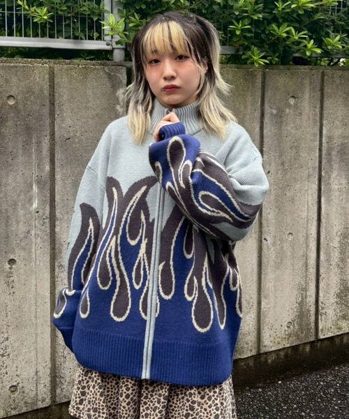 Candy Stripper（キャンディストリッパー）の「FIRE PATTERN KNIT ジャンパー（ニット/セーター・レディース・ブラック×ピンク/ブラック×ブルー/ライトブルー・FREE）」の11枚目の写真