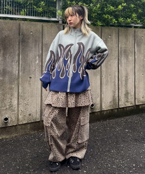 Candy Stripper（キャンディストリッパー）の「FIRE PATTERN KNIT ジャンパー（ニット/セーター・レディース・ブラック×ピンク/ブラック×ブルー/ライトブルー・FREE）」の16枚目の写真