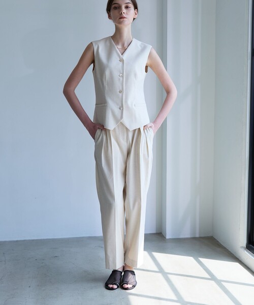 EPOCA（エポカ）の「リネンブレンド テーパードパンツ（その他パンツ・レディース・ベージュ/ネイビー・40/38）」の3枚目の写真