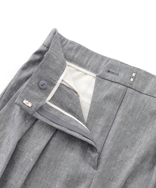 EPOCA（エポカ）の「リネンブレンド テーパードパンツ（その他パンツ・レディース・ベージュ/ネイビー・40/38）」の15枚目の写真