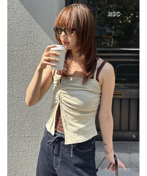 MOUSSY（マウジー）の「DOUBLE LAYERED SHEER タンクトップ（タンクトップ・レディース・キナリ/カーキ/ブラック・FREE）」の21枚目の写真