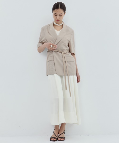 STUDIOUS（ステュディオス）の「【STUDIOUS/ステュディオス】Half Sleeve Summer Wool Jacket/ハーフスリーブサマーウールジャケット（テーラードジャケット・レディース・ダークグレー/ベージュ・1/2）」の19枚目の写真