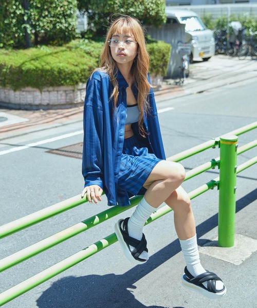 NIKE（ナイキ）の「《セットアップ対応商品》ナイキ スポーツウェア ウィメンズ オーバーサイズド ジャカード ストライプ ボタンダウン シャツ / Nike Sportswear Women's Oversized Jacquard Striped Button-Down Shirt HV1957-410 Midnight Navy（シャツ/ブラウス・レディース・ネイビー・L/M/S/XS/XL）」の15枚目の写真