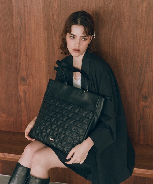 Maison de FLEUR(メゾンドフルール)の「リボンキルティングキャリーオントート(トートバッグ・レディース・ブラック/ライトピンク・FREE)」の17枚目の写真