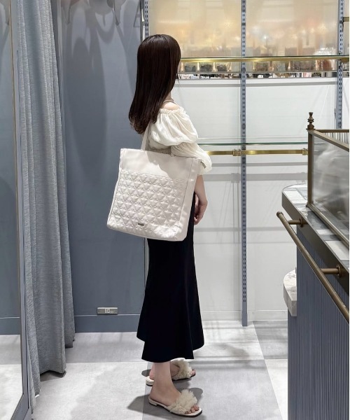 Maison de FLEUR(メゾンドフルール)の「リボンキルティングキャリーオントート(トートバッグ・レディース・ブラック/ライトピンク・FREE)」の18枚目の写真