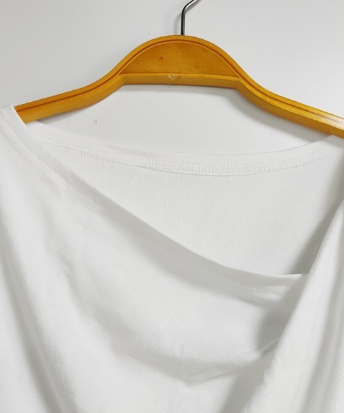 ReRe(リリ)の「アシンメトリーネックカットソー(Tシャツ/カットソー・レディース・ブラック/ホワイト・MEDIUM)」の14枚目の写真