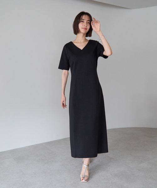 骨格ストレートさん向け】Vネックポンチフレアワンピース