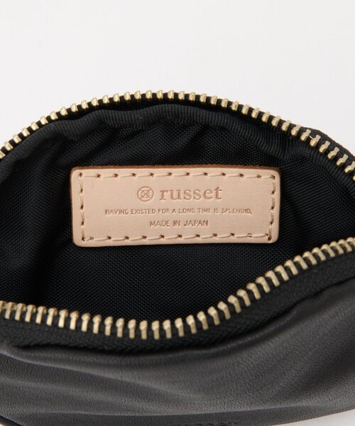 russet（ラシット）の「ソフトレザーカラビナ付き横長ポーチ（チャーム・レディース・ブラック/シルバー/ピンク・FREE）」の9枚目の写真