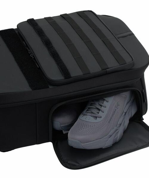 UNDER ARMOUR（アンダーアーマー）の「UAトライアンフ ジム バックパック（トレーニング/メンズ/レディース）（バックパック/リュック・レディース・ブラック・ONESIZE）」の6枚目の写真