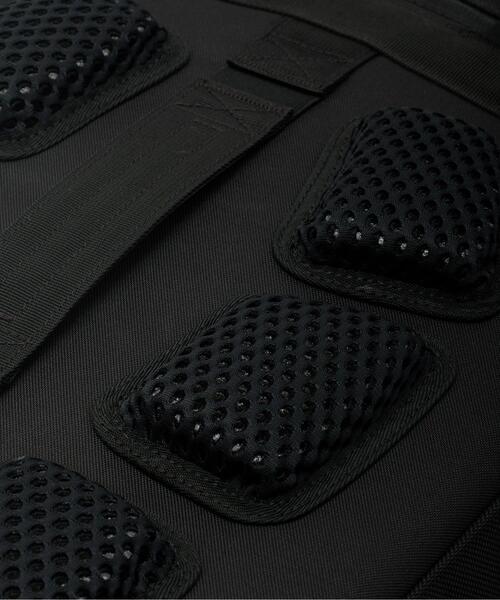 UNDER ARMOUR（アンダーアーマー）の「UAトライアンフ ジム バックパック（トレーニング/メンズ/レディース）（バックパック/リュック・レディース・ブラック・ONESIZE）」の11枚目の写真