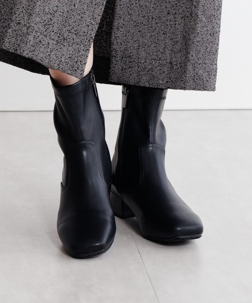 HIMIKO（ヒミコ）の「【HIMIKO】【撥水】ストレッチブーツ/650407（ブーツ・レディース・アイボリー/ブラック・23.5cm/23.0cm/22.5cm/22.0cm/21.5cm/26.5cm/26.0cm/25.5cm/25.0cm/24.5cm/24.0cm）」の4枚目の写真