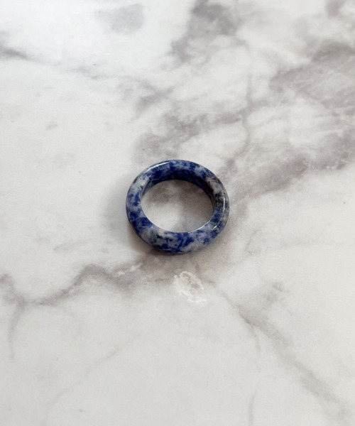 yu-ka(ユーカ)の「YU-KA:マーブルカラーレジンリング marble color resin ring(リング・レディース・ブルー/ゴールド/ライトグリーン/クリア/レッド系その他/グリーン/ブラウン/グレー/ホワイト/ブラック/ピンク/ライトピンク・FREE)」の8枚目の写真