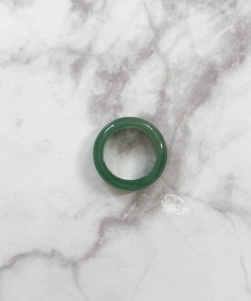 yu-ka(ユーカ)の「YU-KA:マーブルカラーレジンリング marble color resin ring(リング・レディース・ブルー/ゴールド/ライトグリーン/クリア/レッド系その他/グリーン/ブラウン/グレー/ホワイト/ブラック/ピンク/ライトピンク・FREE)」の7枚目の写真