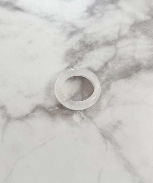 yu-ka(ユーカ)の「YU-KA:マーブルカラーレジンリング marble color resin ring(リング・レディース・ブルー/ゴールド/ライトグリーン/クリア/レッド系その他/グリーン/ブラウン/グレー/ホワイト/ブラック/ピンク/ライトピンク・FREE)」の12枚目の写真
