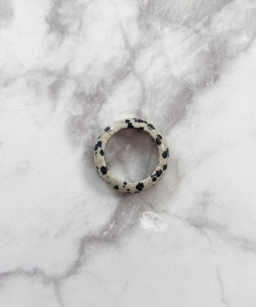 yu-ka(ユーカ)の「YU-KA:マーブルカラーレジンリング marble color resin ring(リング・レディース・ブルー/ゴールド/ライトグリーン/クリア/レッド系その他/グリーン/ブラウン/グレー/ホワイト/ブラック/ピンク/ライトピンク・FREE)」の13枚目の写真