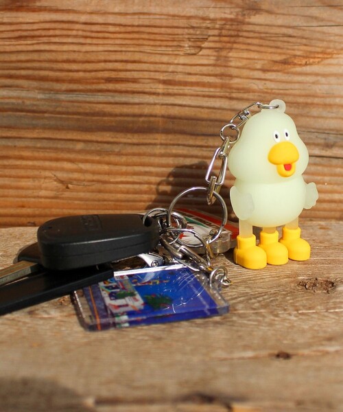 FREAK'S STORE（フリークスストア）の「DUCKROW DEPART/ダックローデパート Figure key holder 蓄光（キーホルダー・メンズ・イエロー・ONE SIZE）」の4枚目の写真